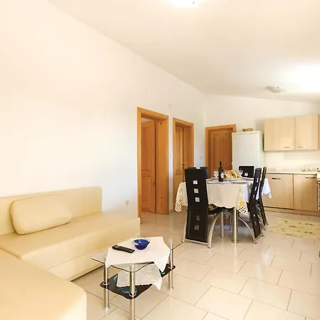 Gorgeous In With Jacuzzi Holiday home