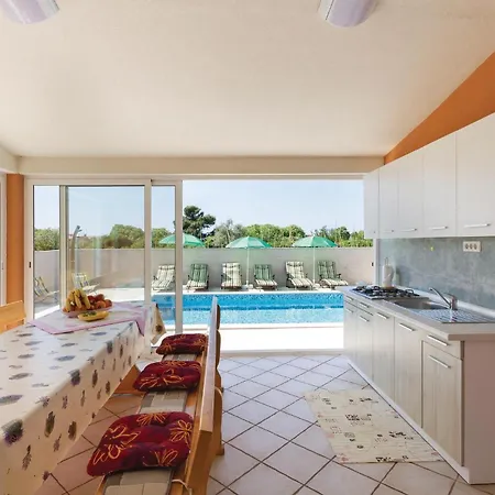 Holiday home Gorgeous In With Jacuzzi *