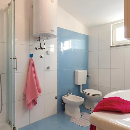 Gorgeous In With Jacuzzi * Vodnjan